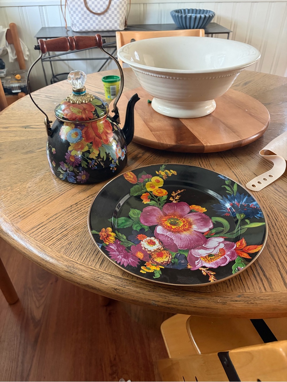 McKenzie child Floral Black Decorative tea kettle with matching plate - Picture 2 of 4